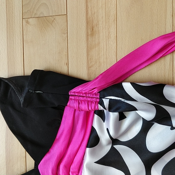 Le Chateau spaghetti-strap sundress - Picture 6 of 7